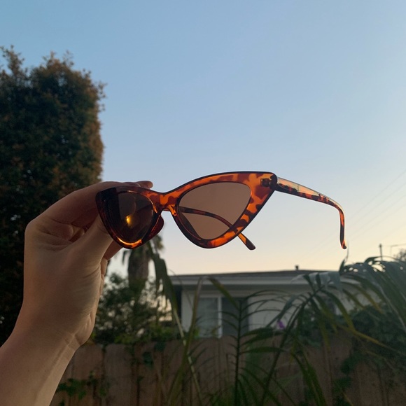 Leopard Vintage Sunglasses - Picture 8 of 8